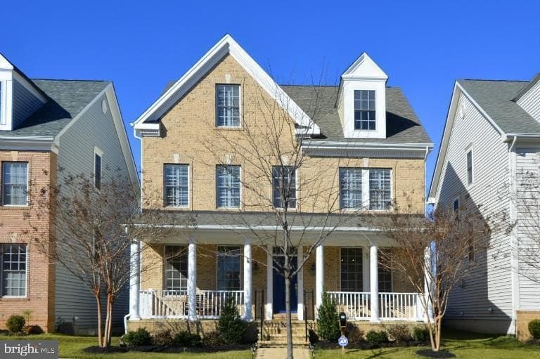 5 bedroom house for sale at 809 Royal Cres Rockville 20850 - $949,900