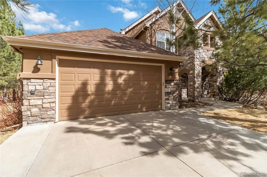 6 bedroom house for sale at 3303 Country Club Pkwy Castle Pines Village - $1,325,000