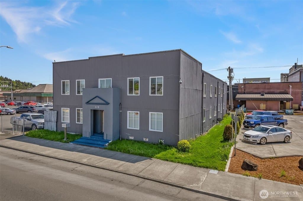 10 bedroom multi-family for sale at 215 E 1st St Aberdeen - $1,150,000