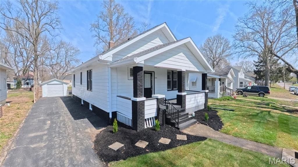 2 bedroom house for sale at 145 S 34th St Belleville - $159,900