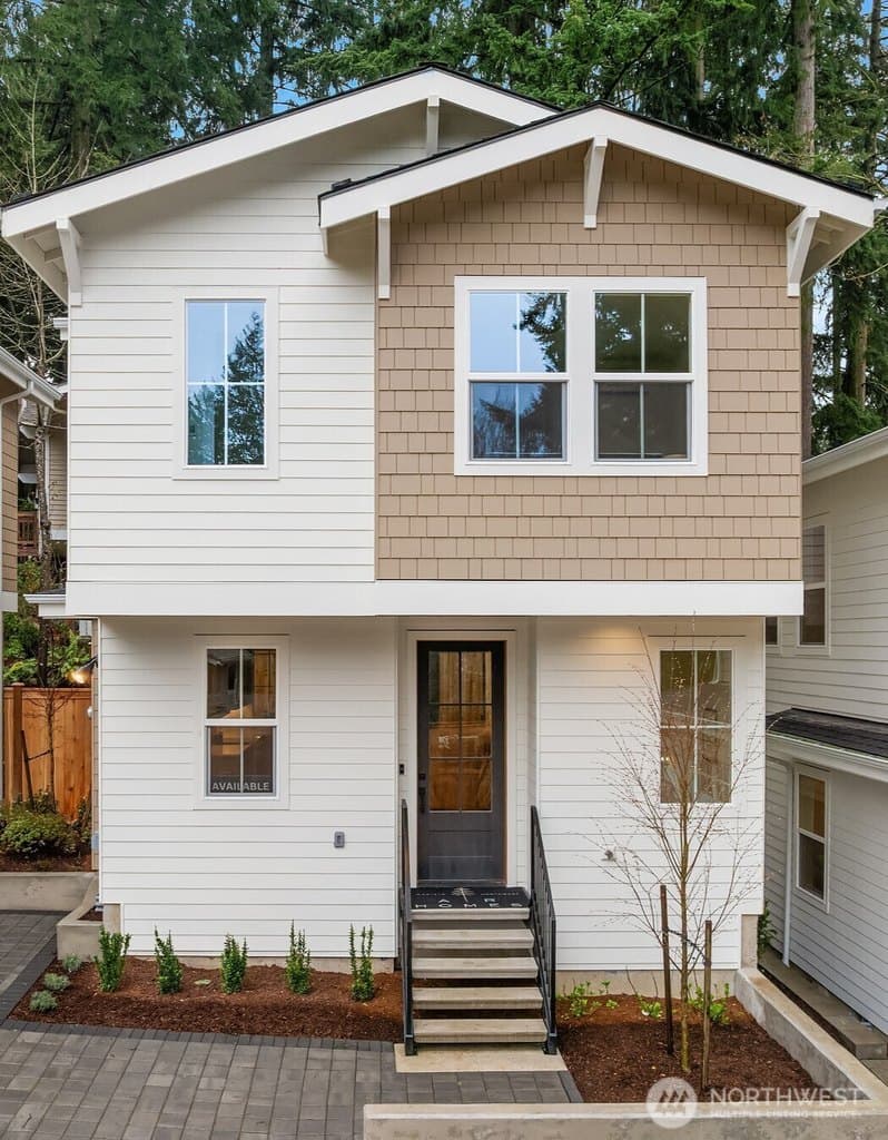 2 bedroom townhouse for sale at 11812 NE 103rd Pl Kirkland 98033 - $1,165,000
