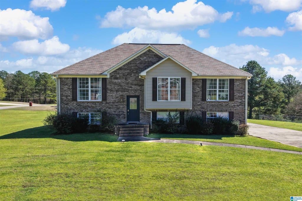 4 bedroom house for sale at 683 Circle Heights Dr Brookside - $264,900