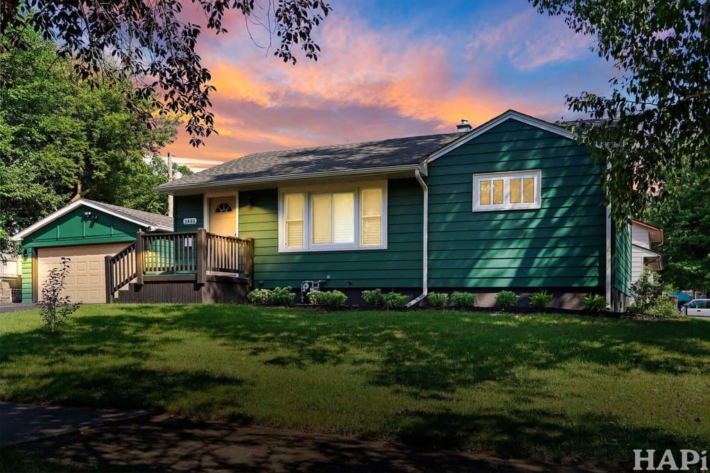 3 bedroom house for sale at 2440 W Cheyenne Rd Waukegan 60087 - $314,999