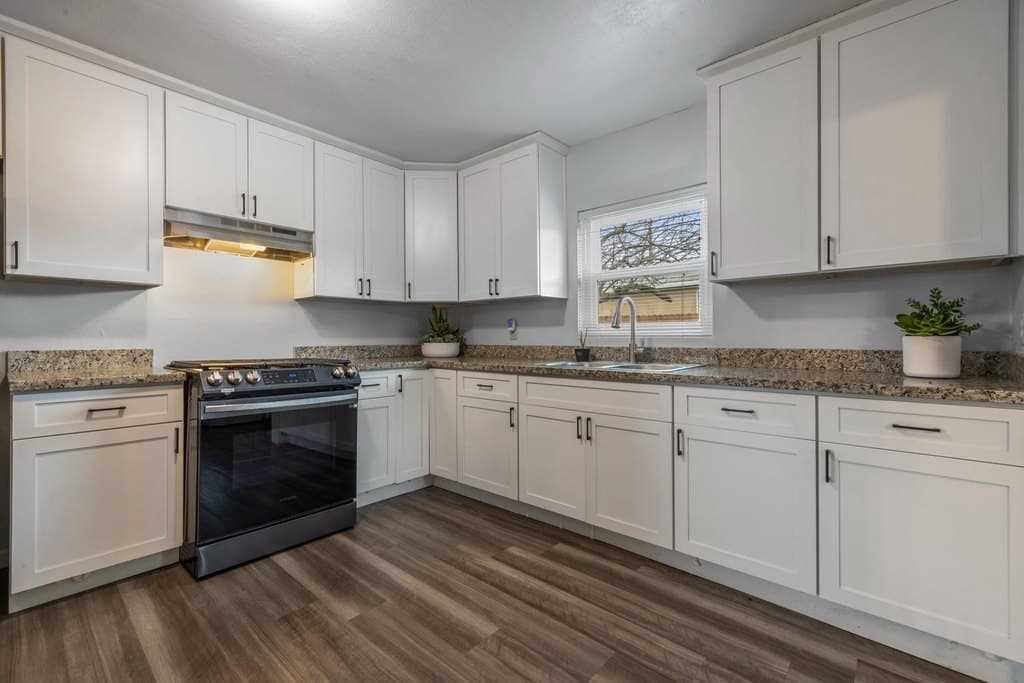 2 bedroom house for sale at 1551 Chronicle Ave August - $335,000