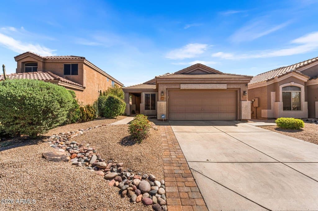 3 bedroom house for sale at 33231 N 43rd St Cave Creek - $574,900
