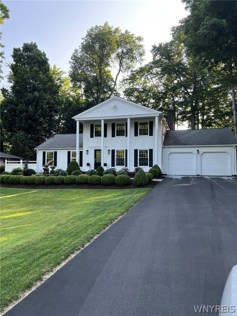 4 bedroom house for sale at 573 Bauder Park Dr Alden - $649,900