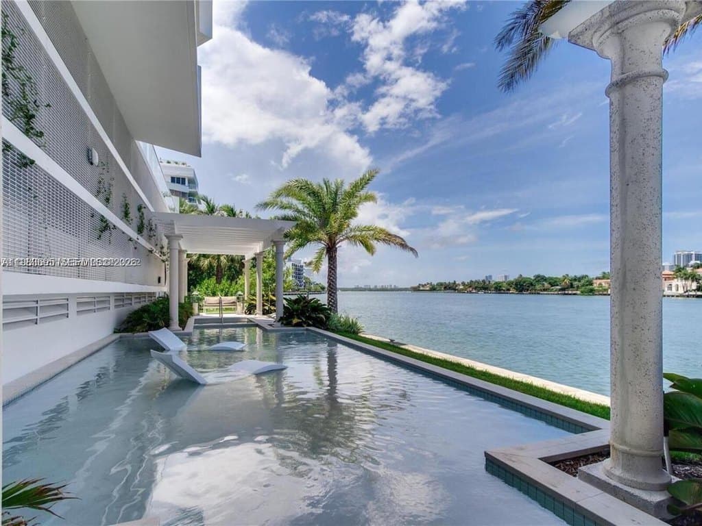 2 bedroom condo for sale at 9821 E Bay Harbor Dr Apt 502 Bay Harbor Islands - $879,000
