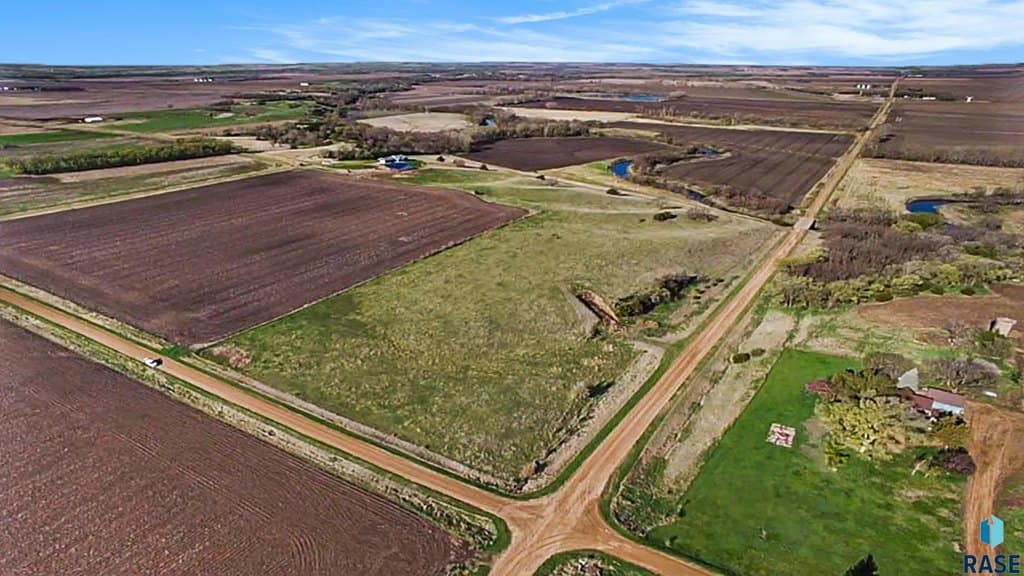 land for sale at 30000 463rd Ave Centerville - $200,000