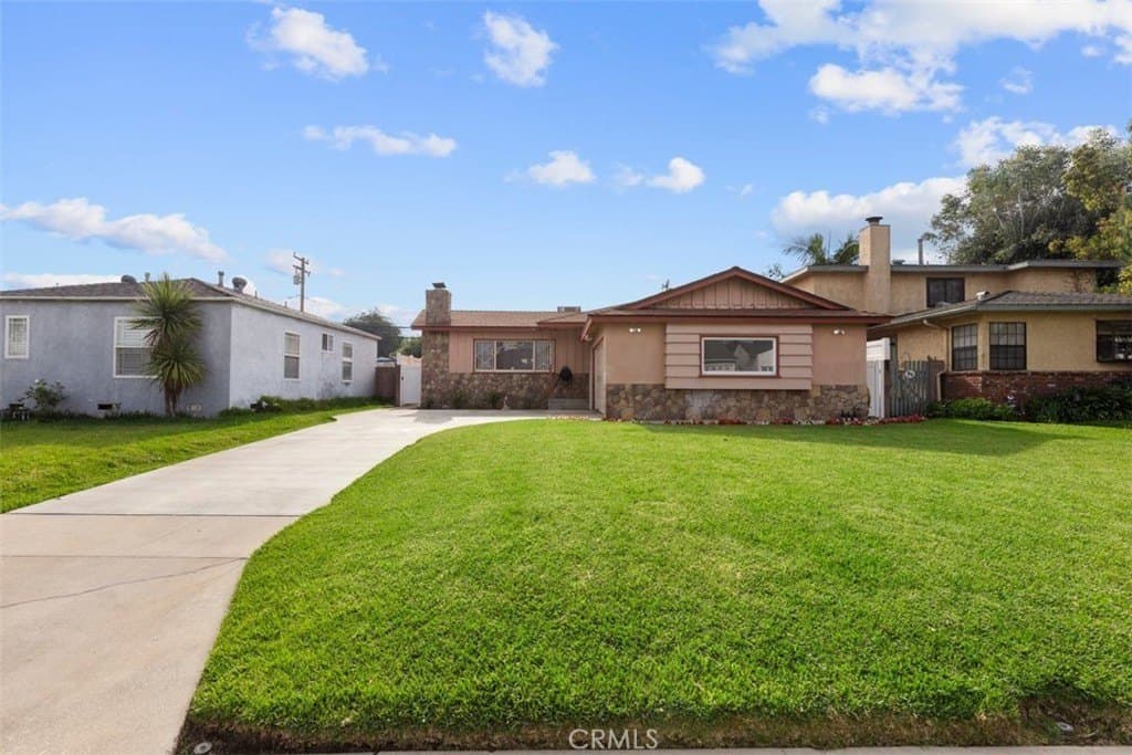 2 bedroom house for sale at 12722 Glynn Ave Downey 90242 - $779,999