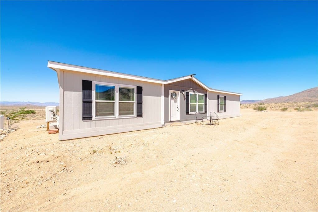 4 bedroom mobile home for sale at 10540 N Dustin Dr Kingman 86401 - $360,000