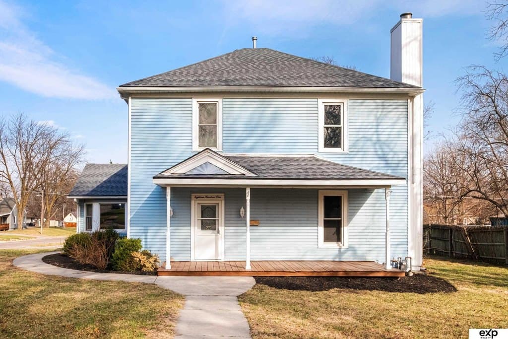 4 bedroom house for sale at 1801 Hancock St Bellevue - $299,000