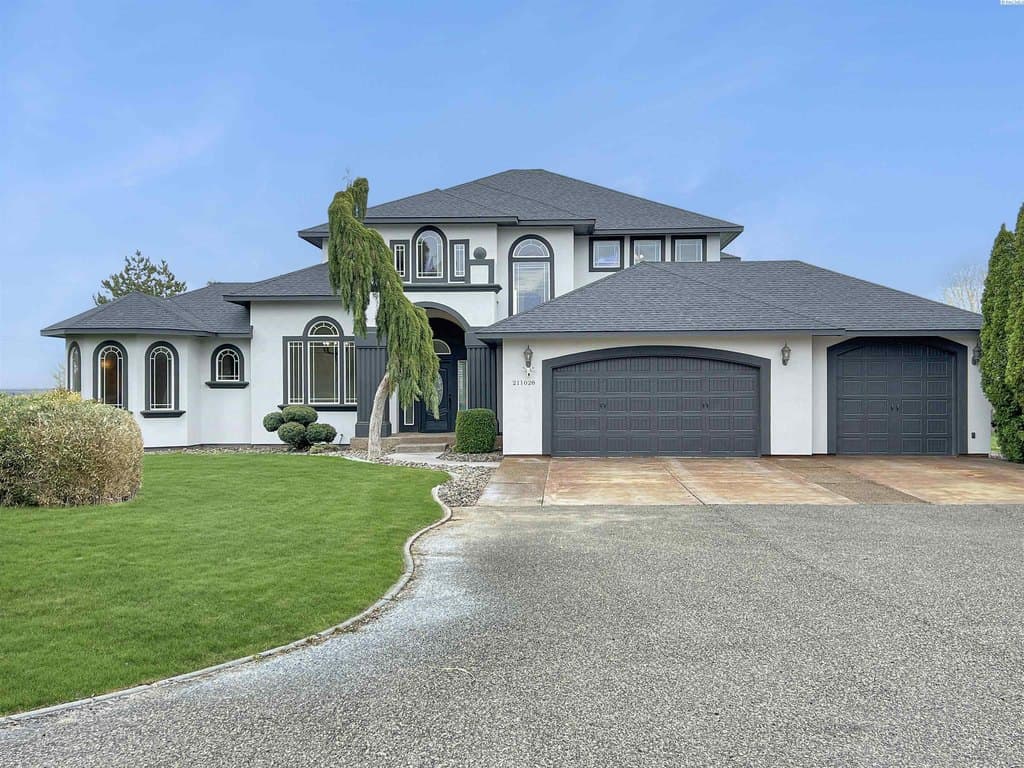 4 bedroom house for sale at 211028 E Terril Rd Kennewick - $875,000