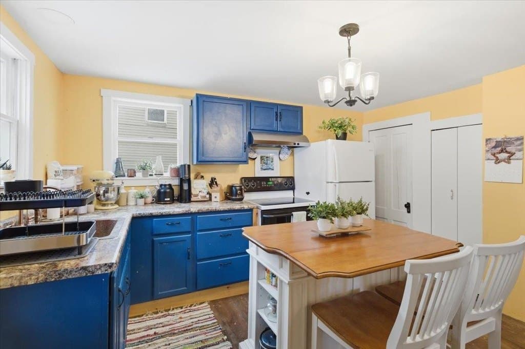 4 bedroom house for sale at 7 River St Montpelier 05602 - $329,000