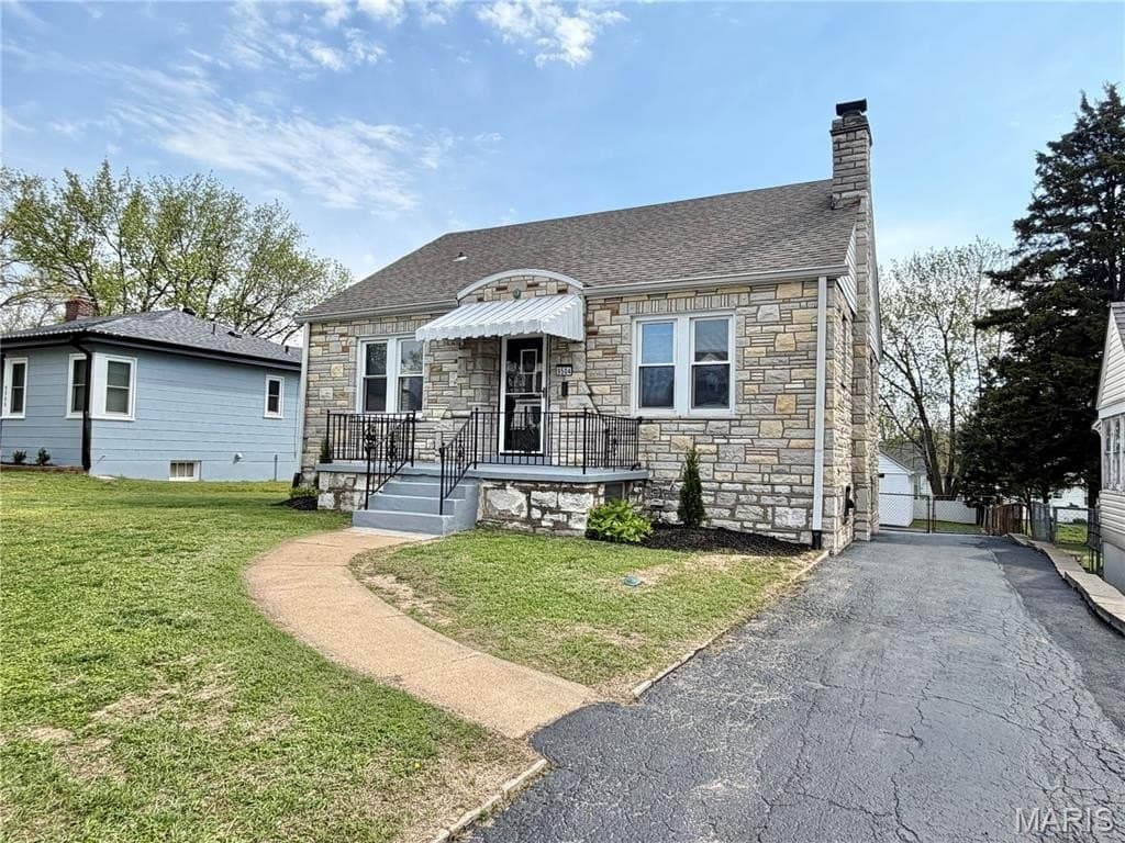 4 bedroom house for sale at 9504 Brenda Ave Affton - $275,000