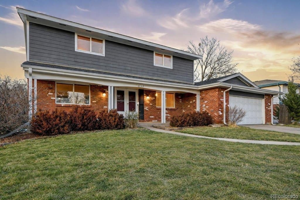 4 bedroom house for sale at 4455 E Hinsdale Pl Centennial 80122 - $725,000