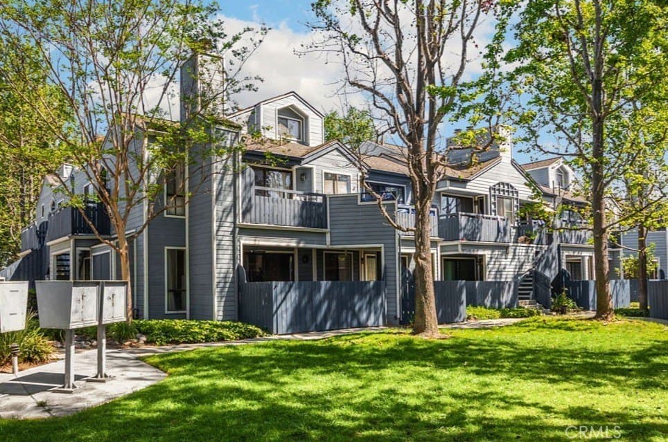 2 bedroom condo for sale at 7304 Quill Dr Apt 182 Downey 90242 - $529,000