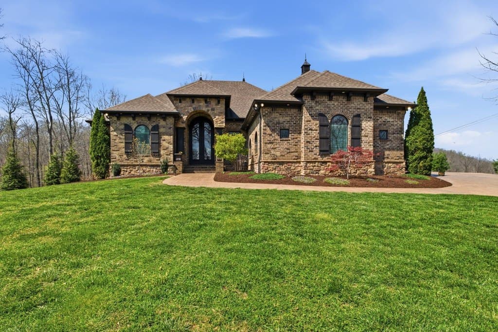 4 bedroom house for sale at 2857 New Hope Rd Hendersonville 37075 - $1,650,000