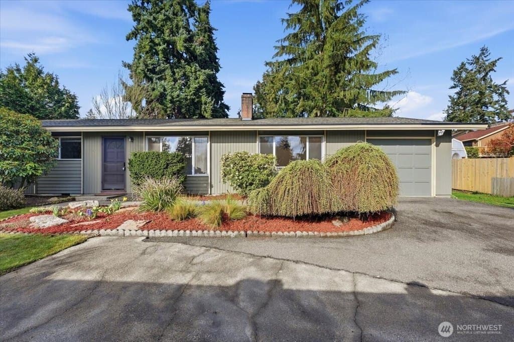 3 bedroom house for sale at 1329 N 183rd St Shoreline 98133 - $750,000