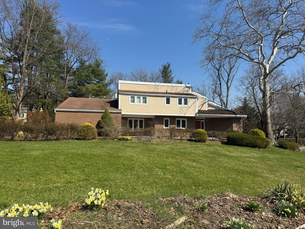 5 bedroom house for sale at 1561 Tanglewood Dr West Chester 19380 - $795,000