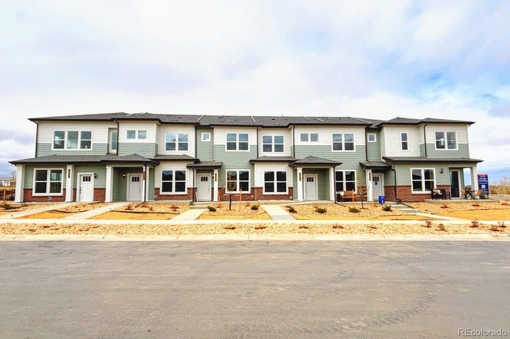 2 bedroom townhouse for sale at 10975 Tundra Top Dr Parker 80134 - $518,400