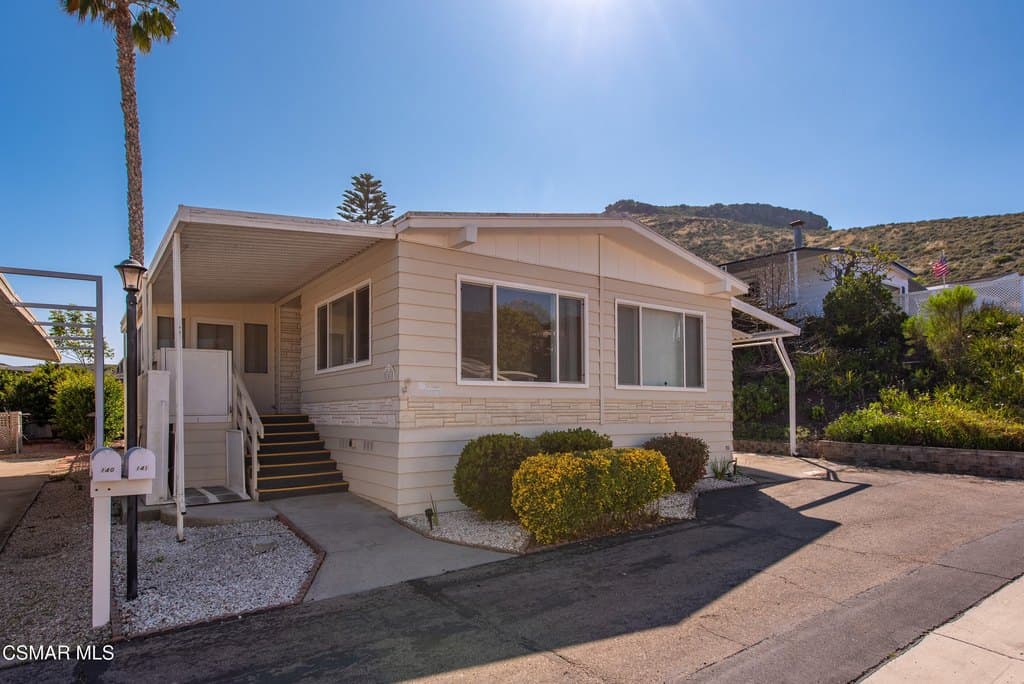 2 bedroom mobile home for sale at 141 LA Fortuna Thousand Oaks 91320 - $322,000