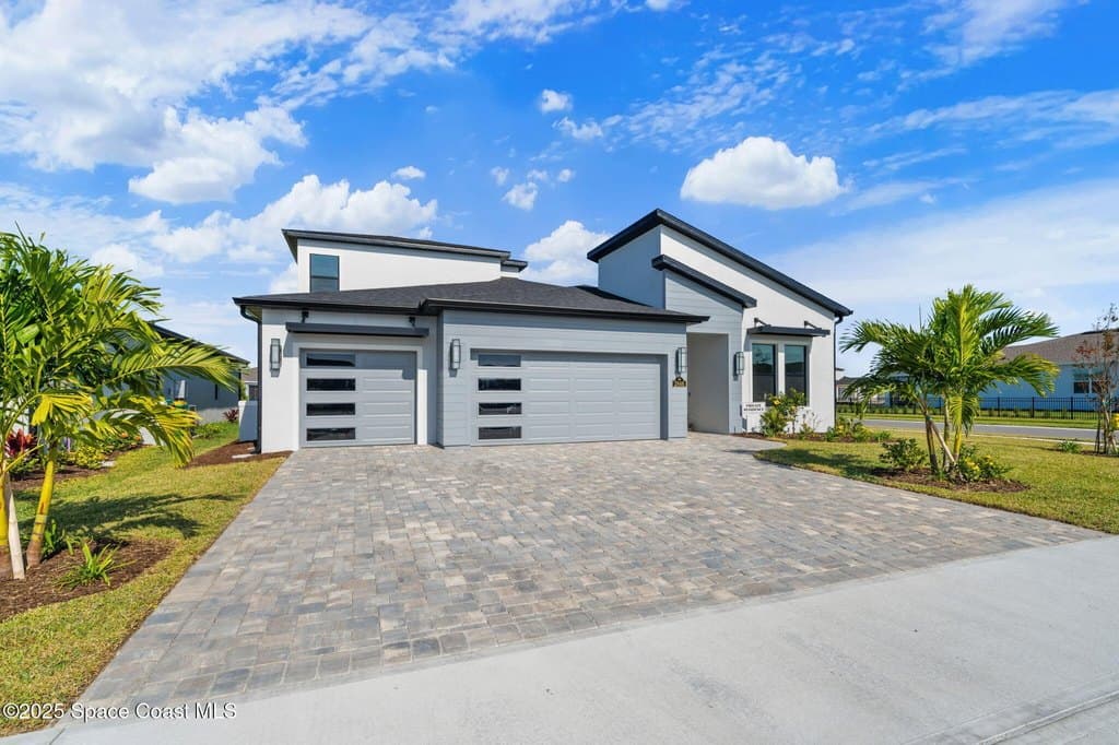 5 bedroom house for sale at 2846 Silverlefe Ln Melbourne 32940 - $959,000
