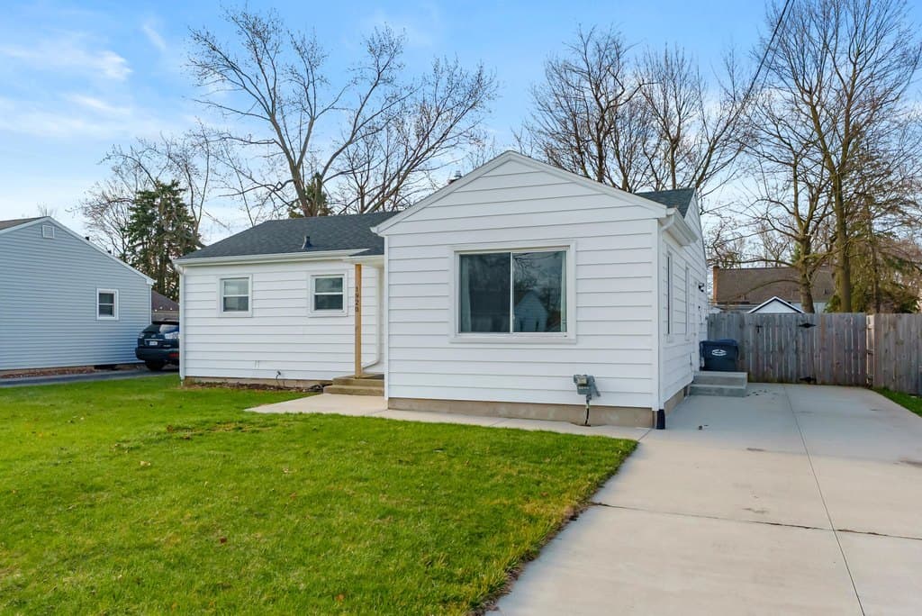 3 bedroom house for sale at 1920 Southern Ave Kalamazoo - $230,000