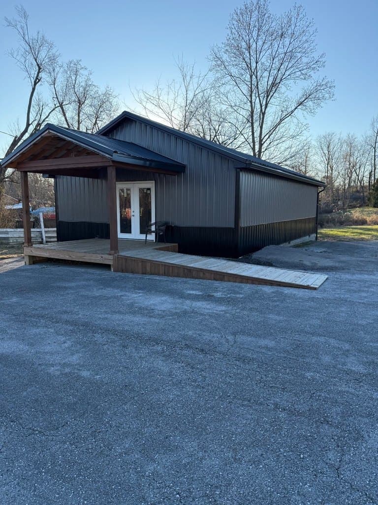 house for sale at 3547 US Highway 431 S Beechmont - $129,500