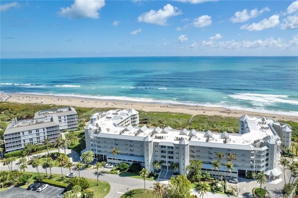 2 bedroom condo for sale at 579 NE Plantation Rd Apt S303 Stuart 34996 - $950,000