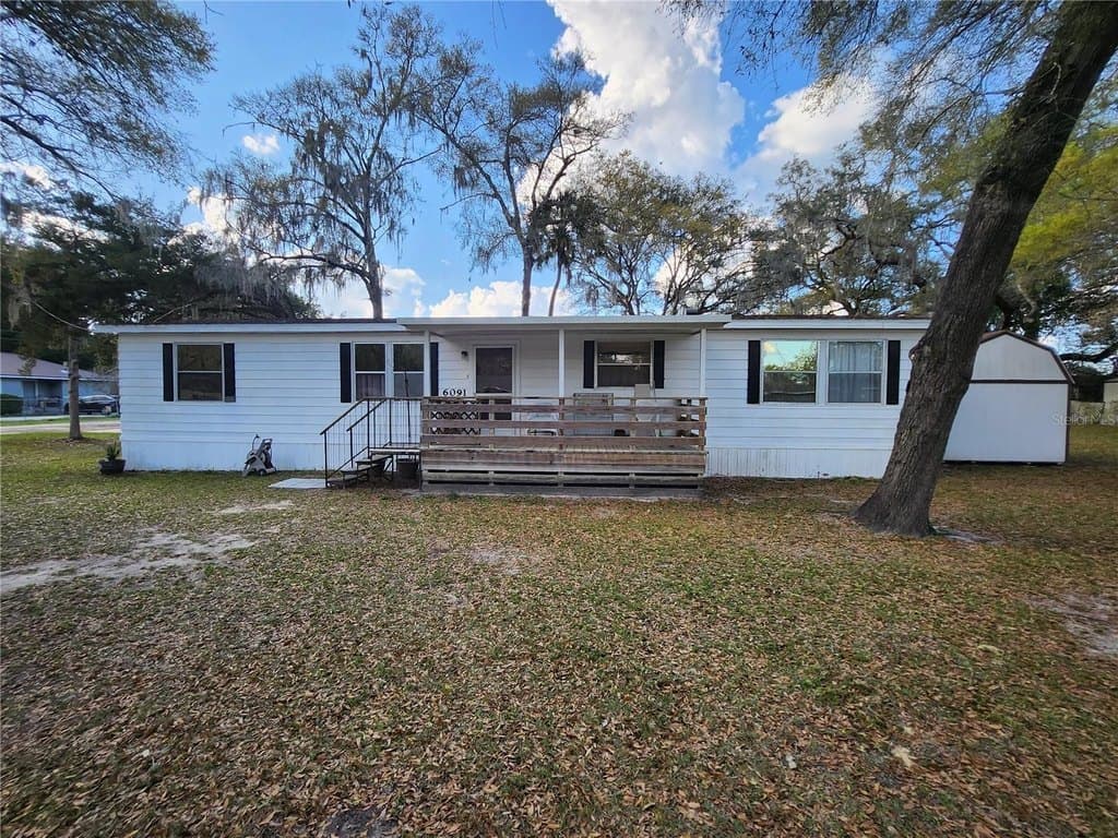 3 bedroom mobile home for sale at 6091 SE 114th Street Rd Belleview - $199,900