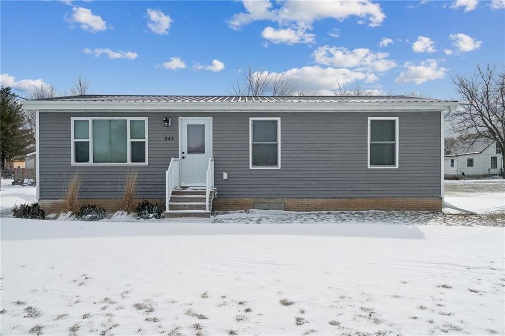 4 bedroom house for sale at 344 N 1st St Central City - $219,000