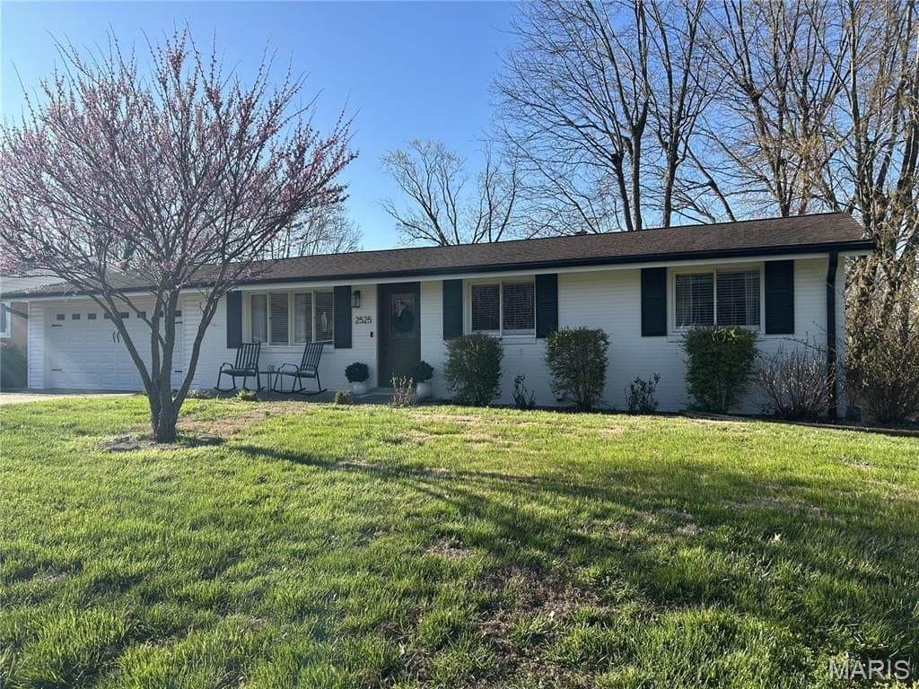 3 bedroom house for sale at 2525 Albert Rasche Dr Cape Girardeau - $265,000