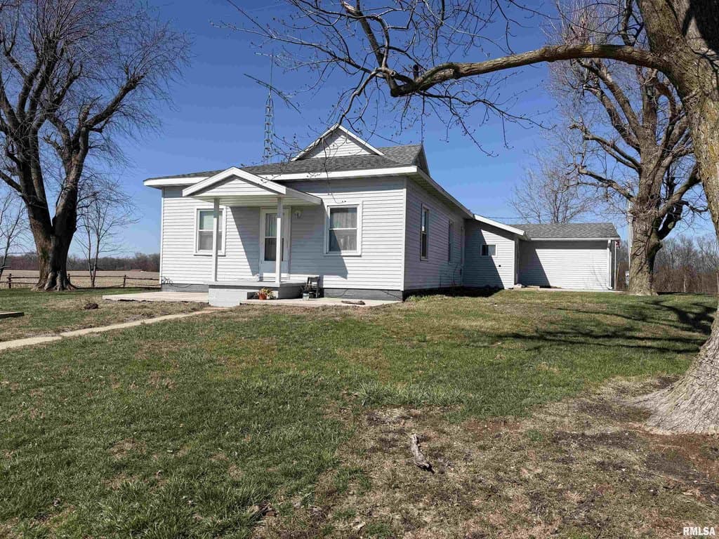 3 bedroom house for sale at 1116 McGlaughlin Rd Bluffs - $129,900