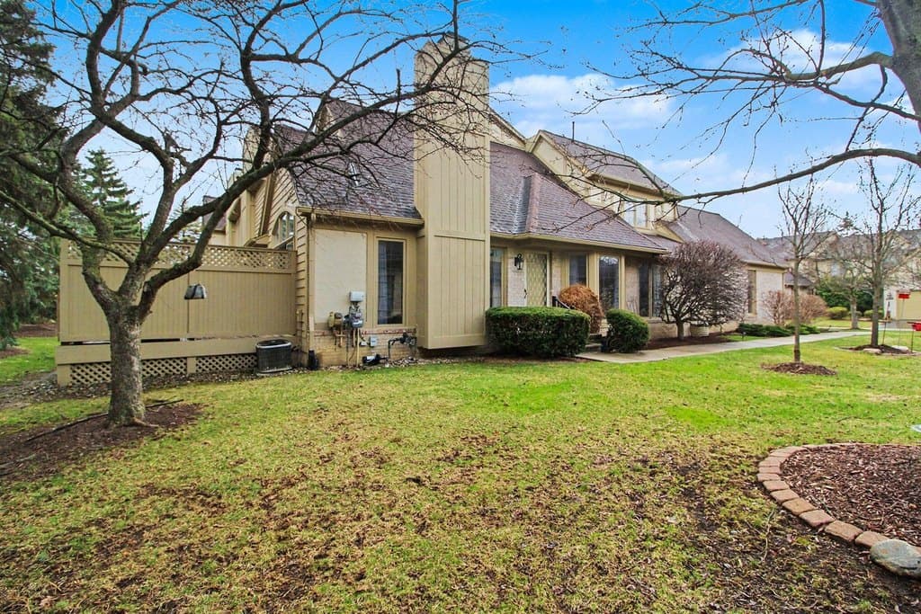 3 bedroom condo for sale at 2731 Winter Garden Ct Ann Arbor - $475,000