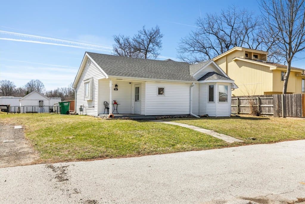 3 bedroom house for sale at 208 SE 3rd St Grimes 50111 - $244,900