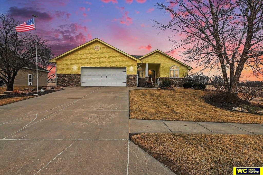 3 bedroom house for sale at 710 Cady Dr Arlington - $499,900