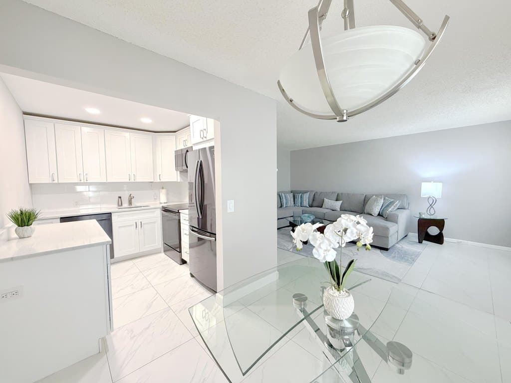 2 bedroom condo for sale at 101 Dorset C Boca Raton - $174,900