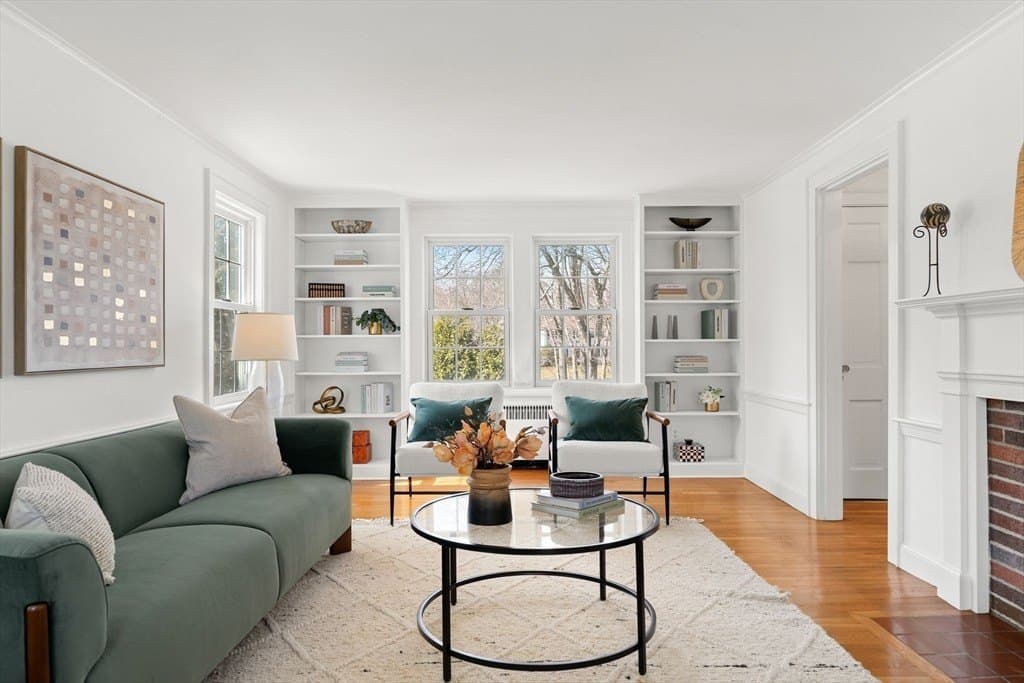3 bedroom house for sale at 424 Washington St Canton - $600,000