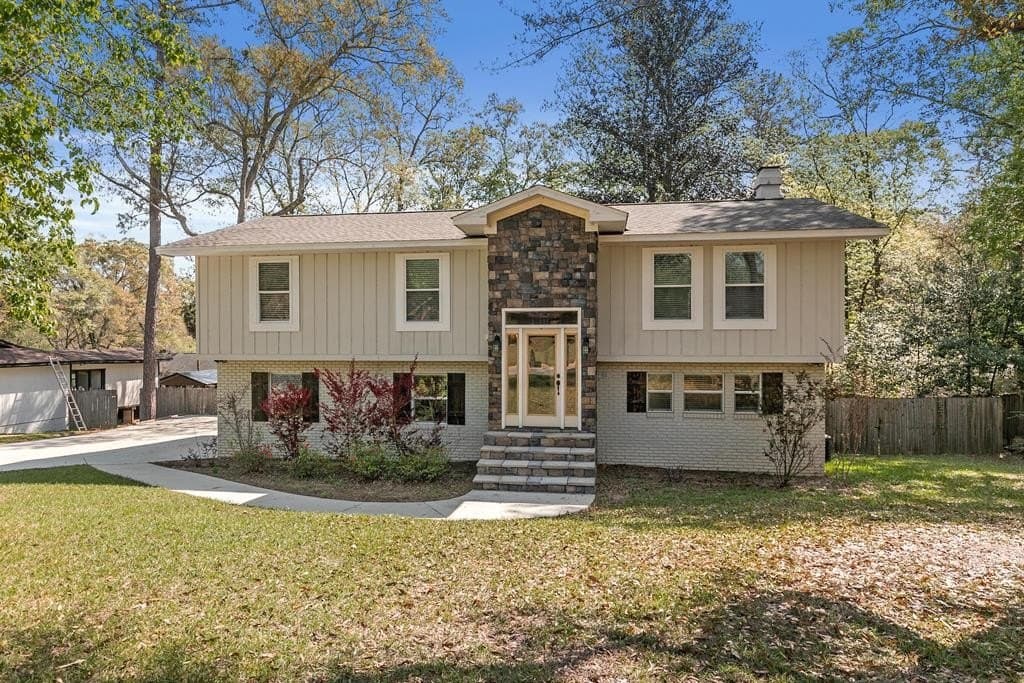 4 bedroom house for sale at 809 Gonzales Dr Dothan 36305 - $320,000