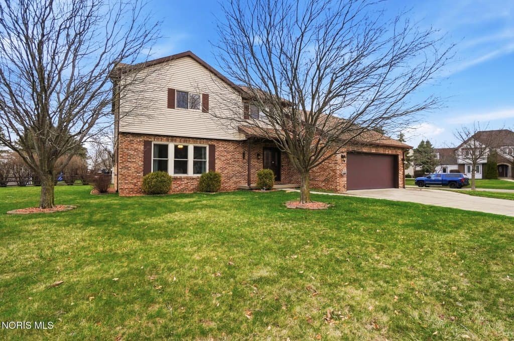 3 bedroom house for sale at 621 Cedar Ln Bowling Green - $330,000