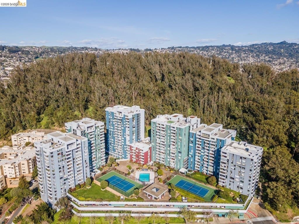 1 bedroom condo for sale at 555 Pierce St Apt 1320 Albany - $290,000