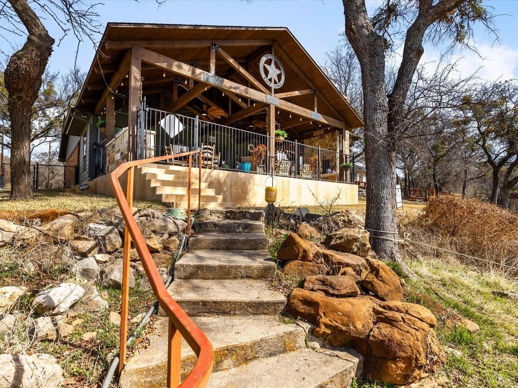 3 bedroom house for sale at 260 Private Road 1543 Bridgeport - $639,900