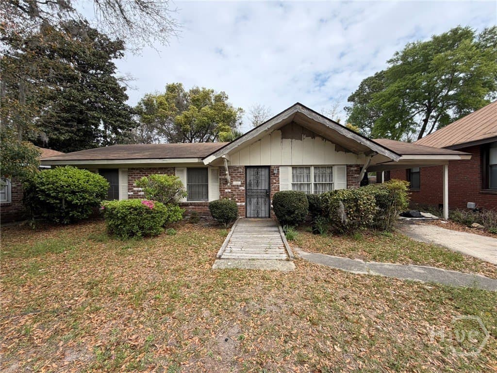 2 bedroom house for sale at 24 W 49th St Savannah - $265,000