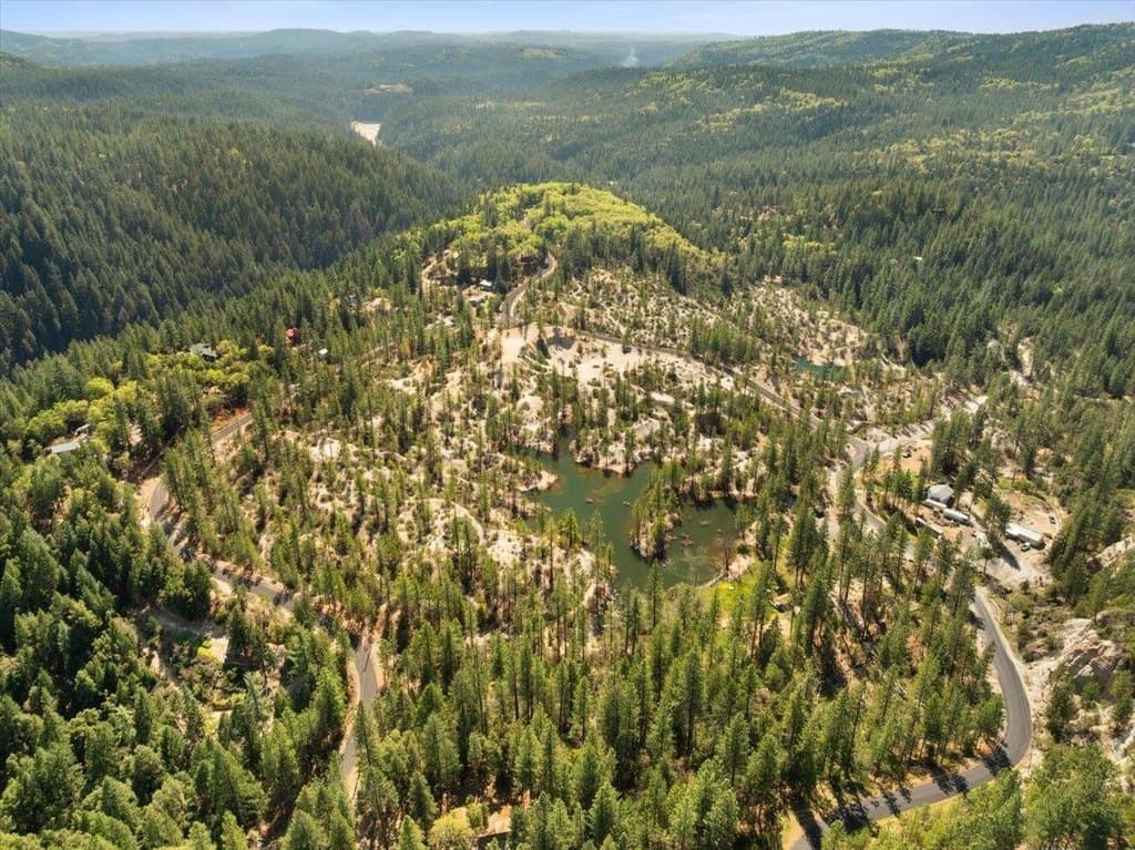 2 bedroom house for sale at 12399 Pawnee Trl Nevada City 95959 - $379,900