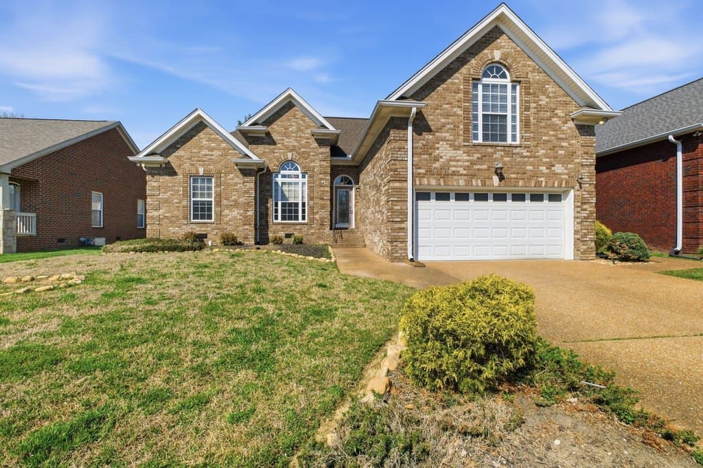 3 bedroom house for sale at 1009 Stonehollow Way Mount Juliet 37122 - $494,900