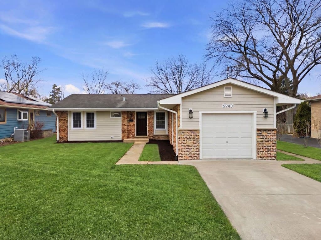3 bedroom house for sale at 5940 Carpenter St Downers Grove 60516 - $594,900