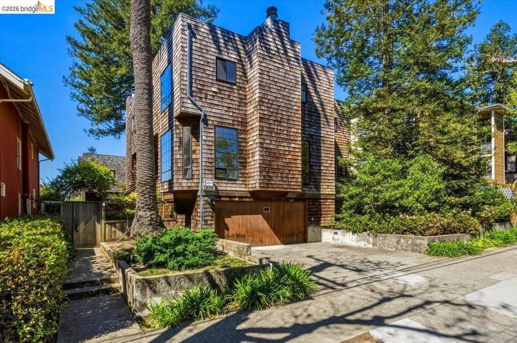 2 bedroom townhouse for sale at 1408 Henry St Berkeley - $968,000