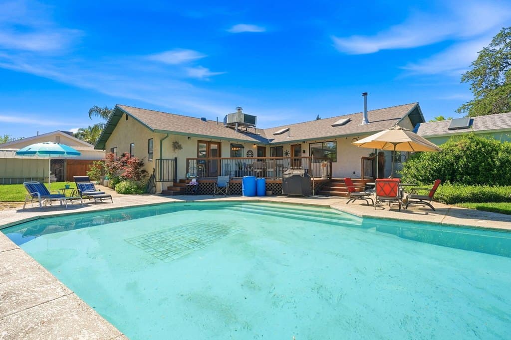 4 bedroom house for sale at 4000 Meander Dr Redding 96001 - $565,000