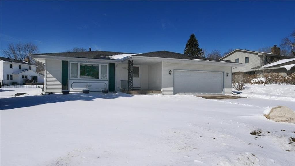 3 bedroom house for sale at 9608 Toledo Rd Bloomington 55437 - $439,900