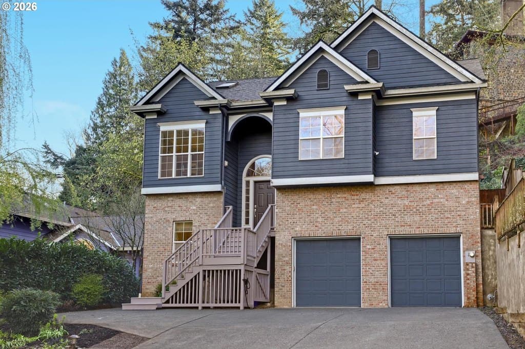 4 bedroom house for sale at 12344 SE 20th Ave Milwaukie 97222 - $670,000